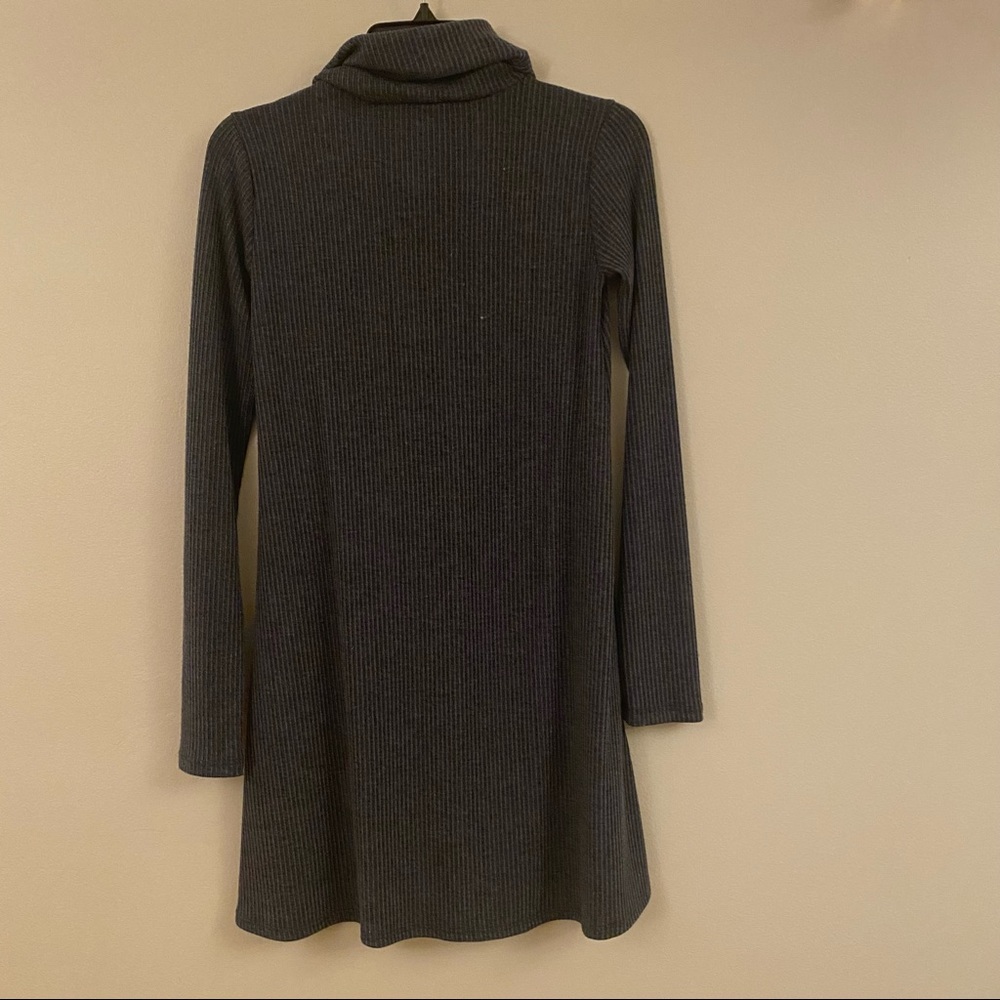 Socialite dress - Picture 5 of 6